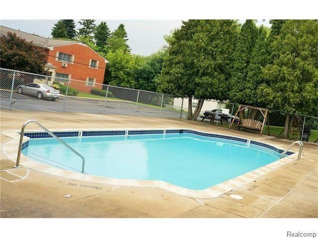 805 Plate Street, Unit 49 Rochester, MI 48307 - Photo 2 of 2