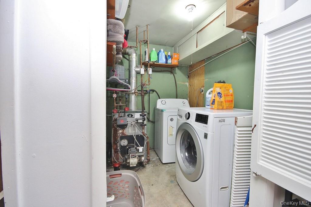 1065 Dolsontown Road Middletown, NY 10940 - Photo 46 of 50 a utility room with dryer and washer