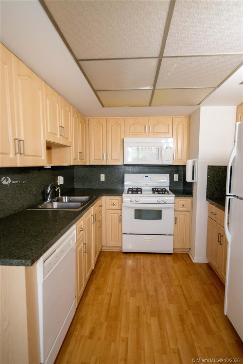 11459 Southwest 109th Road, Unit 5D Miami, FL 33176 - Photo 4 of 26 Gallery Image 4