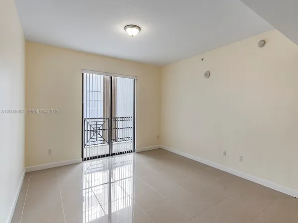 $3,200 | 8390 Southwest 72nd Avenue, Unit 423, Miami, FL 33143