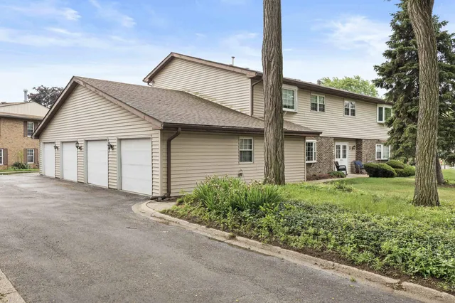 $229,000 | 1853 Burgundy Street, Schererville, IN 46375