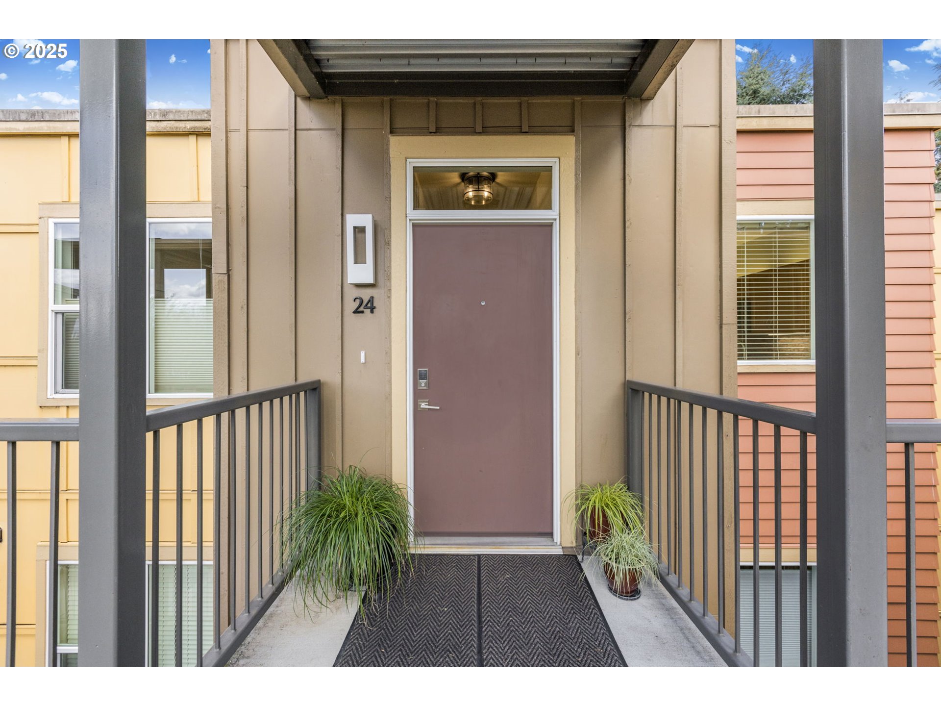 347 Rustic Place, Unit 24 Eugene, OR 97401 - Photo 2 of 42 a view of a balcony