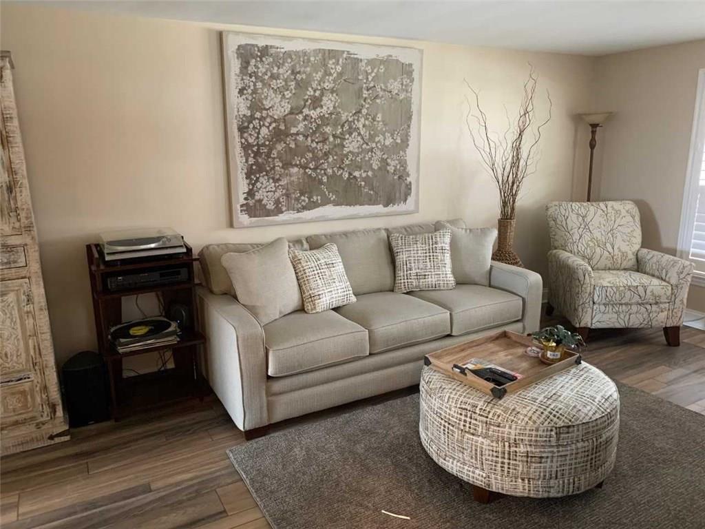 856 Rolling Rock Road Pittsburgh, PA 15234 - Photo 3 of 24 Gallery Image 3