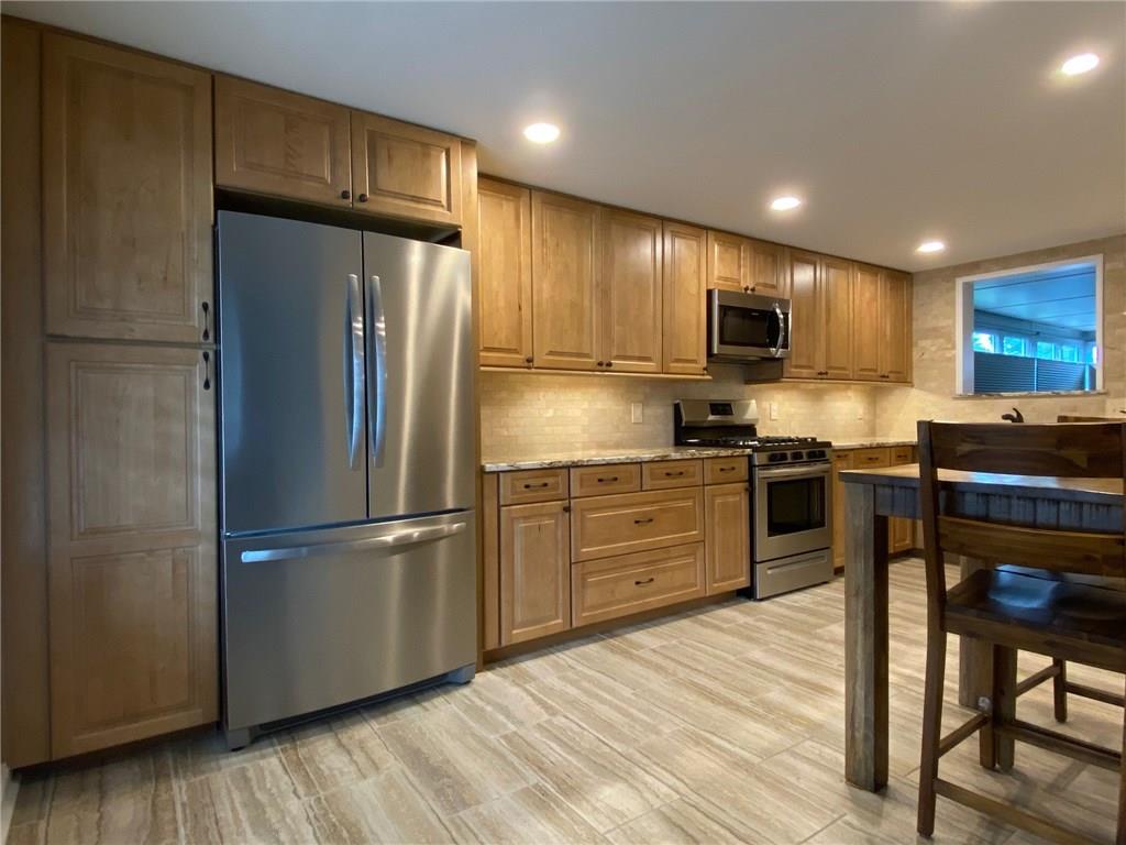 856 Rolling Rock Road Pittsburgh, PA 15234 - Photo 4 of 24 Gallery Image 4