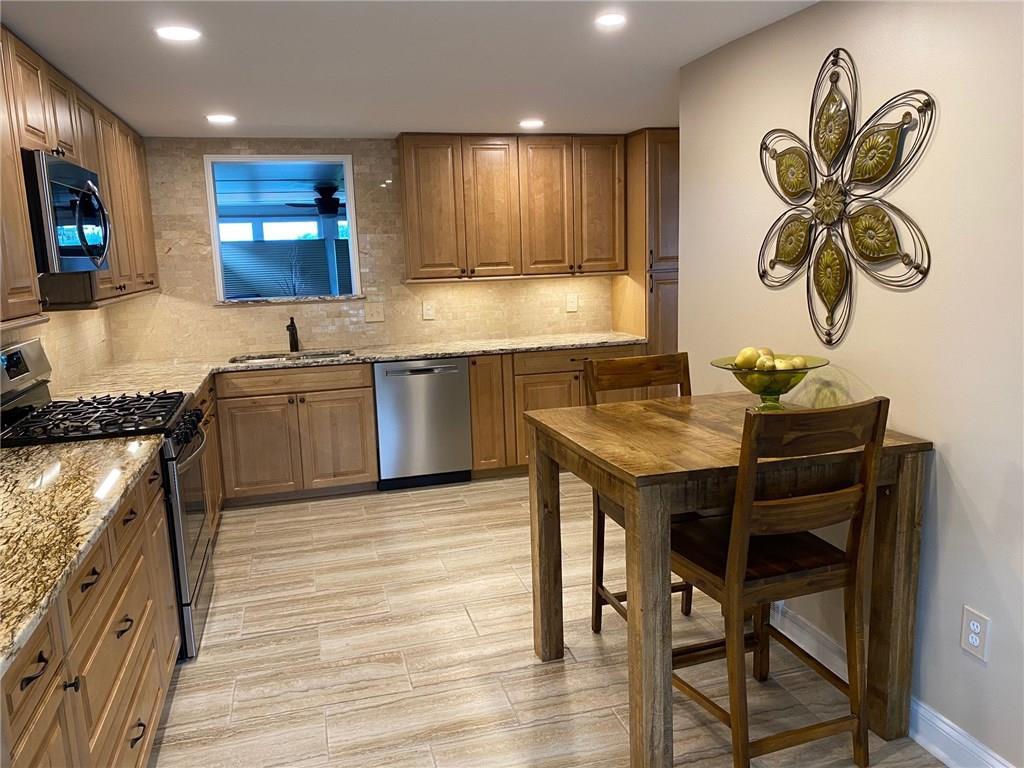 856 Rolling Rock Road Pittsburgh, PA 15234 - Photo 5 of 24 Gallery Image 5