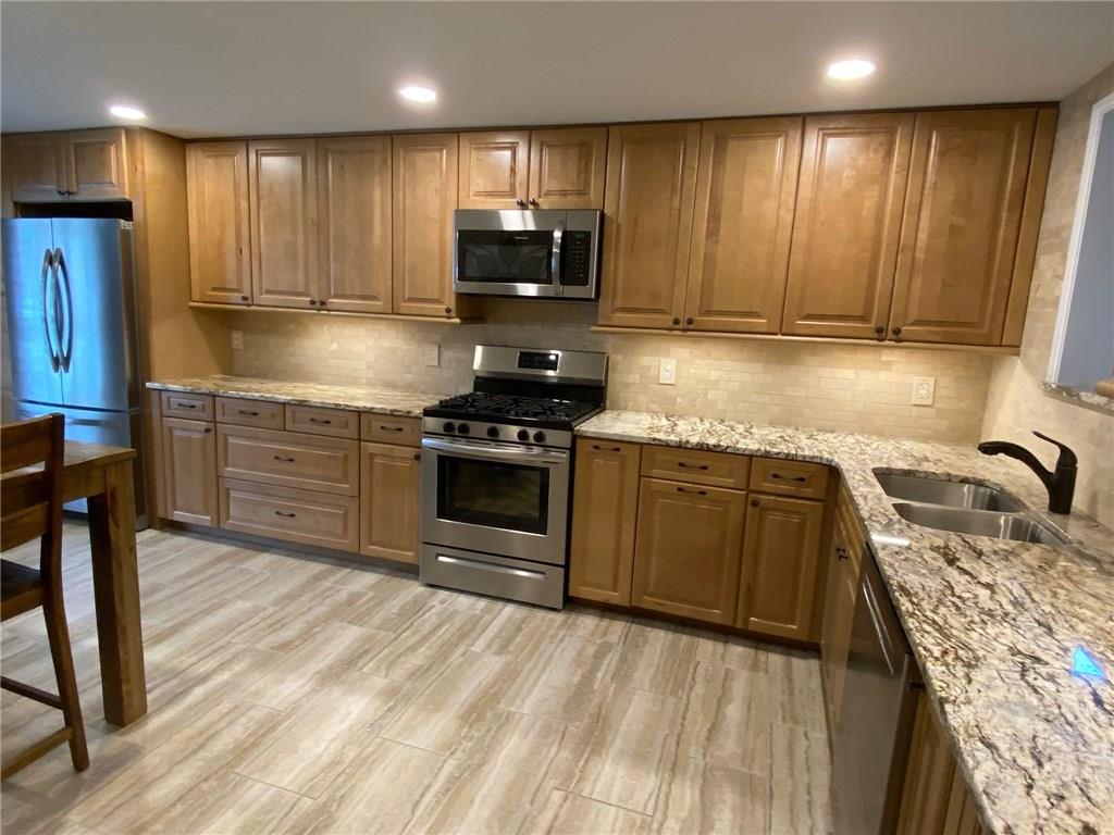 856 Rolling Rock Road Pittsburgh, PA 15234 - Photo 7 of 24 Gallery Image 7