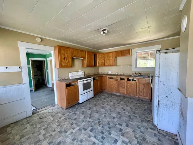 $88,500 | 909 Washington Street, Stewartstown, NH 03597