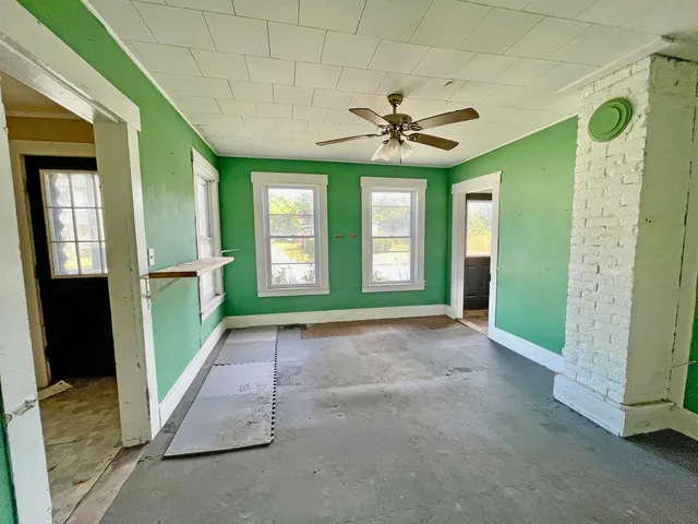 $88,500 | 909 Washington Street, Stewartstown, NH 03597