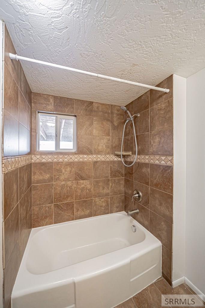 2835 East Lincoln Road Idaho Falls, ID 83401 - Photo 12 of 20