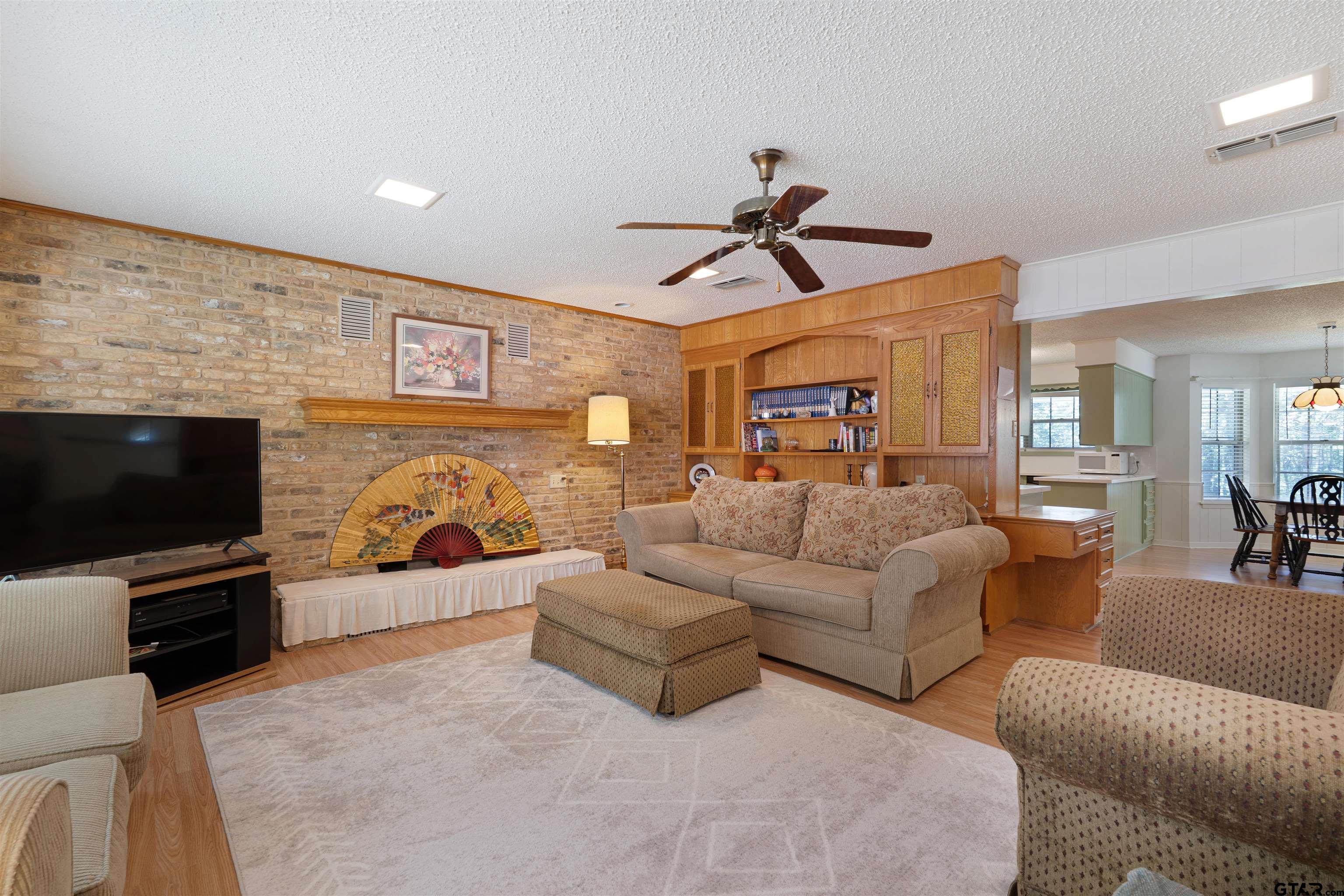 9096 Cox Road Flint, TX 75762 - Photo 11 of 32 Gallery Image 11