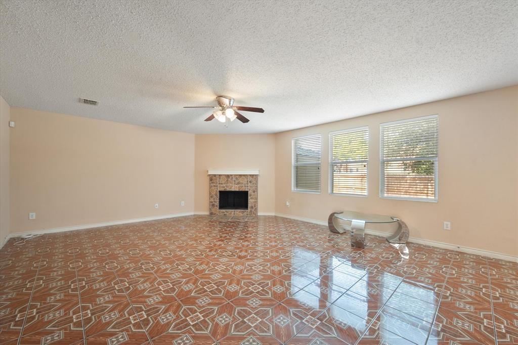 511 Travis Ranch Trail Arlington, TX 76002 - Photo 31 of 40 Gallery Image 31
