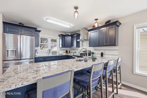 $849,900 | 155 North Deer Vlg Lane, La Follette, TN 37766