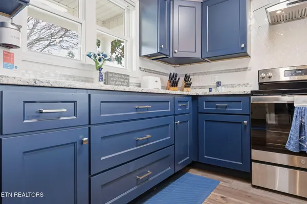 $849,900 | 155 North Deer Vlg Lane, La Follette, TN 37766