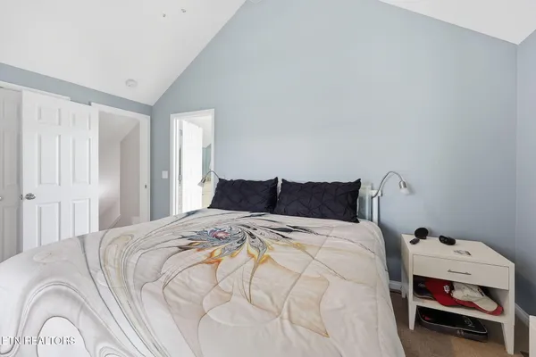 $849,900 | 155 North Deer Vlg Lane, La Follette, TN 37766