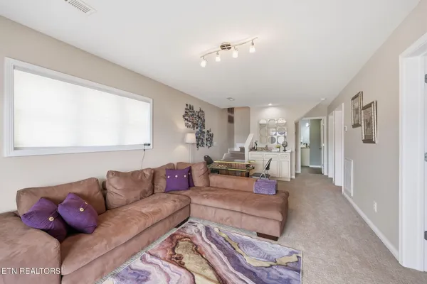 $849,900 | 155 North Deer Vlg Lane, La Follette, TN 37766