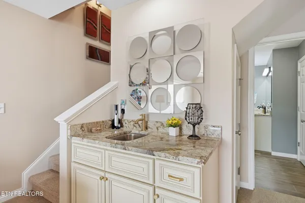 $849,900 | 155 North Deer Vlg Lane, La Follette, TN 37766