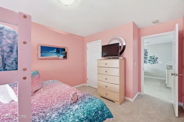 $849,900 | 155 North Deer Vlg Lane, La Follette, TN 37766