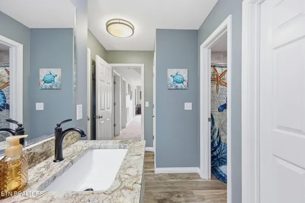 $849,900 | 155 North Deer Vlg Lane, La Follette, TN 37766