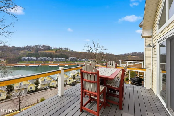 $849,900 | 155 North Deer Vlg Lane, La Follette, TN 37766