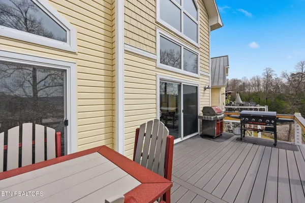 $849,900 | 155 North Deer Vlg Lane, La Follette, TN 37766