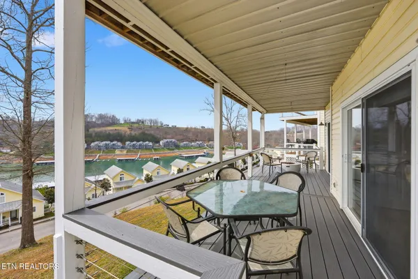 $849,900 | 155 North Deer Vlg Lane, La Follette, TN 37766