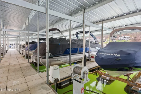 $849,900 | 155 North Deer Vlg Lane, La Follette, TN 37766