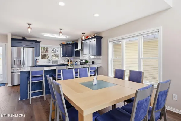 $849,900 | 155 North Deer Vlg Lane, La Follette, TN 37766