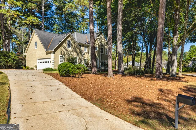 a view of an entryway with hardwood