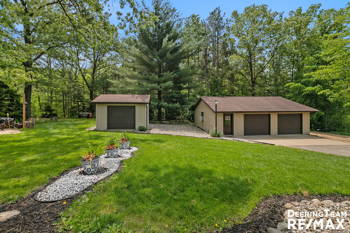 1633 North Briggs Road Middleville, MI 49333 - Photo 3 of 41 IMG_1039