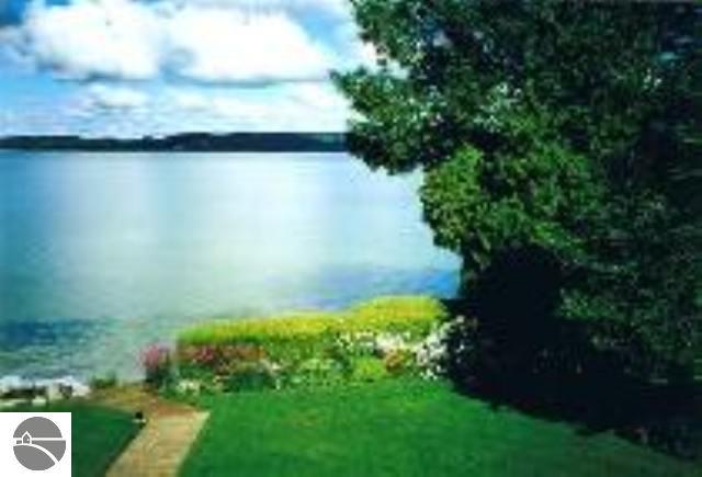 8864 South Sunnyview Road Traverse City, MI 49684 - Photo 2 of 9 1678544-1.JPG