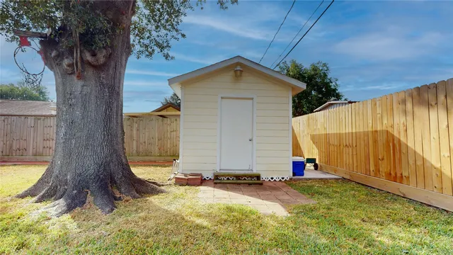 $440,000 | 4607 Cetti Street, Houston, TX 77009