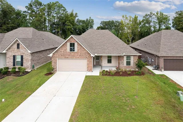$2,345 | 813 Jackson Court, Madisonville, LA 70447