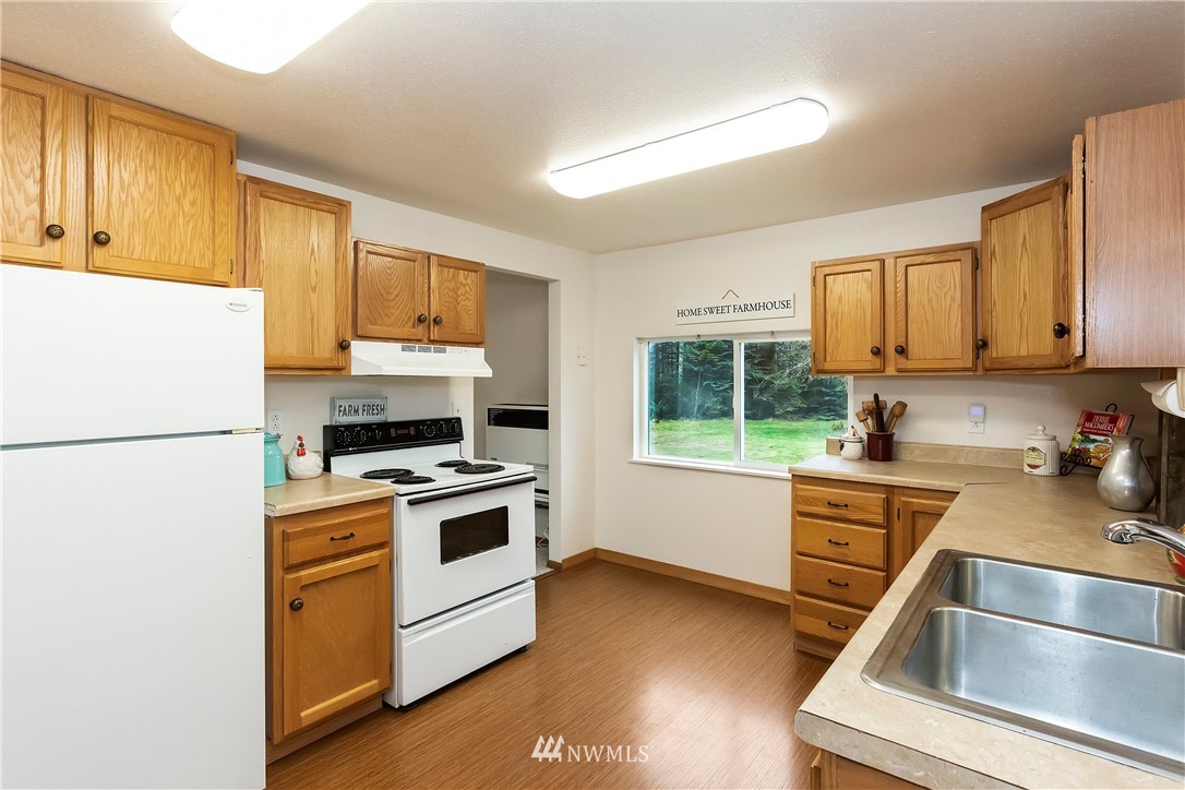 9784 West Belfair Valley Road Bremerton, WA 98312 - Photo 16 of 40 Gallery Image 16