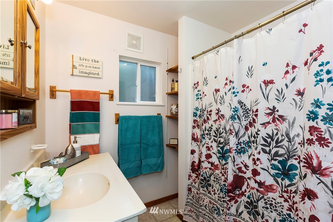 9784 West Belfair Valley Road Bremerton, WA 98312 - Photo 22 of 40 Gallery Image 22