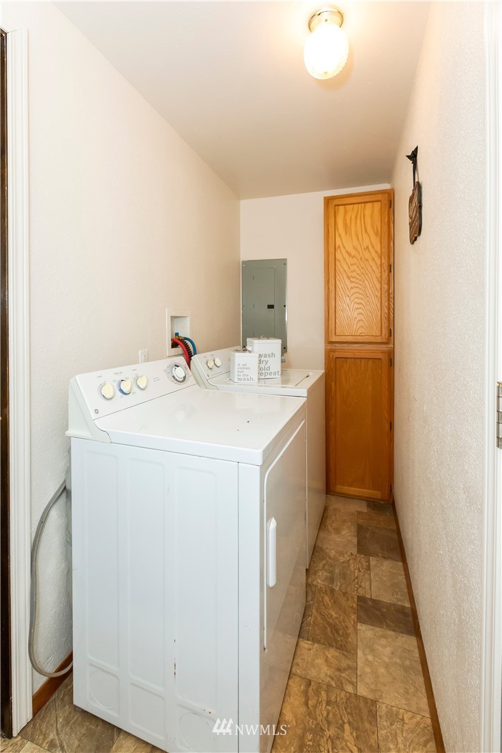 9784 West Belfair Valley Road Bremerton, WA 98312 - Photo 32 of 40 Gallery Image 32