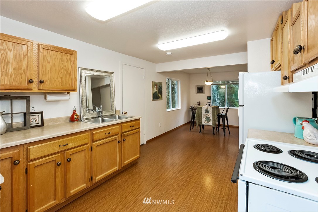 9784 West Belfair Valley Road Bremerton, WA 98312 - Photo 9 of 40 Gallery Image 9