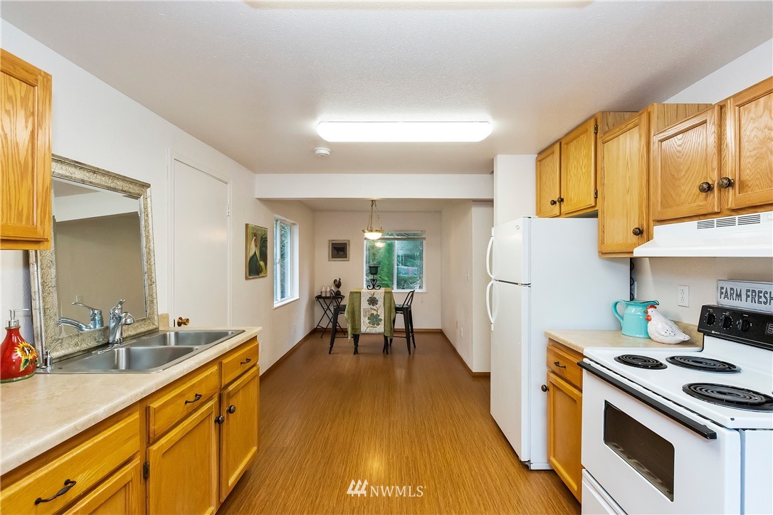 9784 West Belfair Valley Road Bremerton, WA 98312 - Photo 10 of 40 Gallery Image 10
