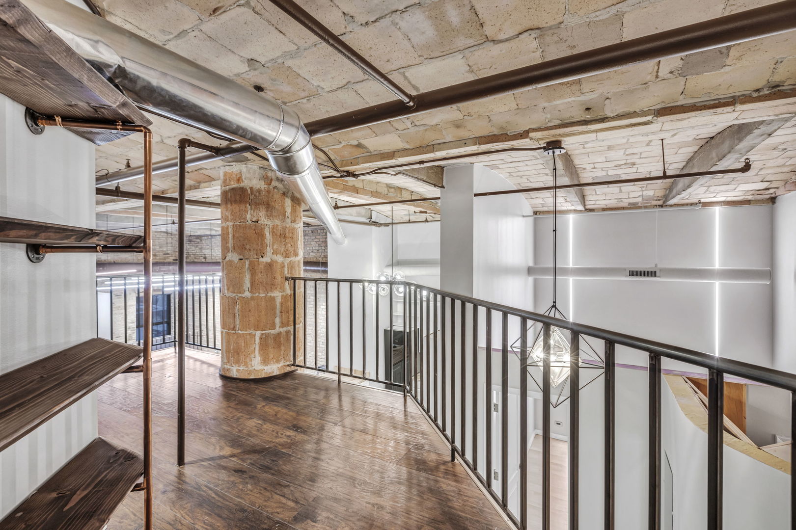 801 South Wells Street, Unit 101 Chicago, IL 60607 - Photo 11 of 33 a view of entryway