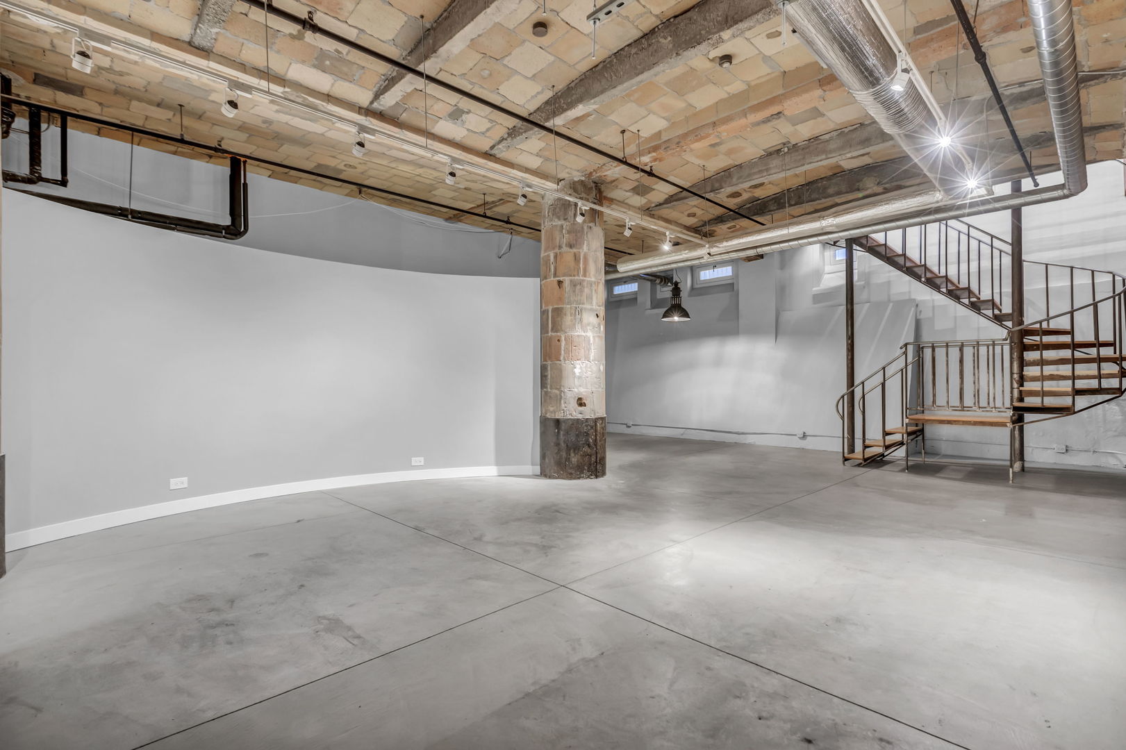 801 South Wells Street, Unit 101 Chicago, IL 60607 - Photo 26 of 33 a view of an empty room