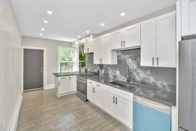 $3,950 | 9 A Ruthven Street, Unit 2, Boston, MA 02121