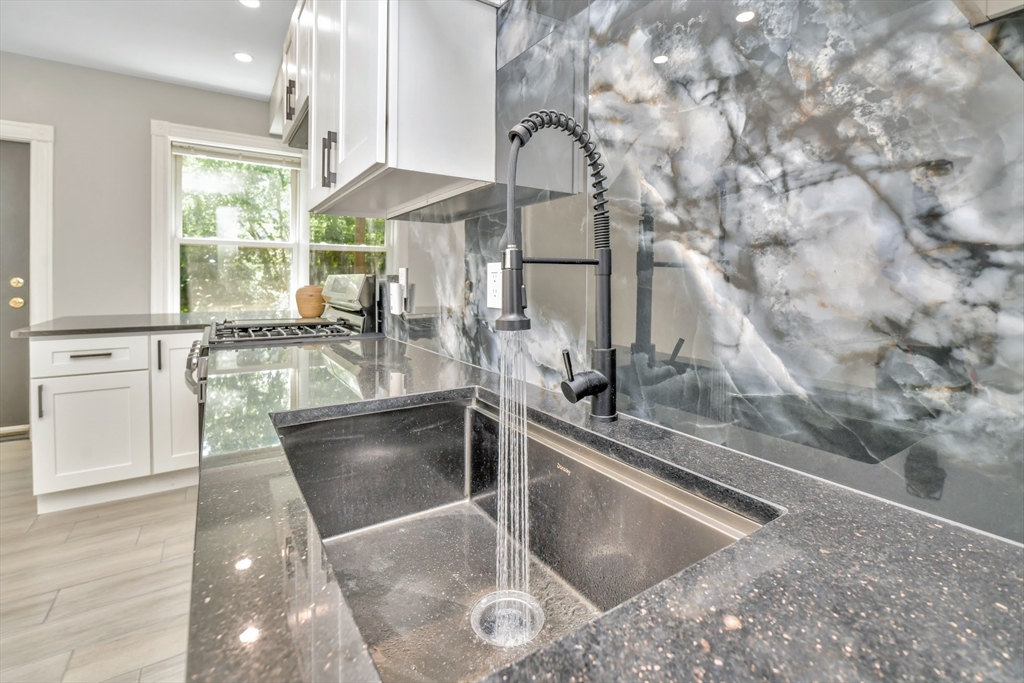 9 A Ruthven Street, Unit 2 Boston, MA 02121 - Photo 2 of 10