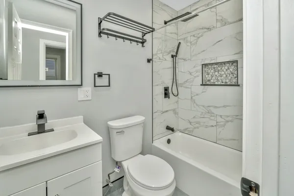 $3,550 | 9 A Ruthven Street, Unit 2, Boston, MA 02121