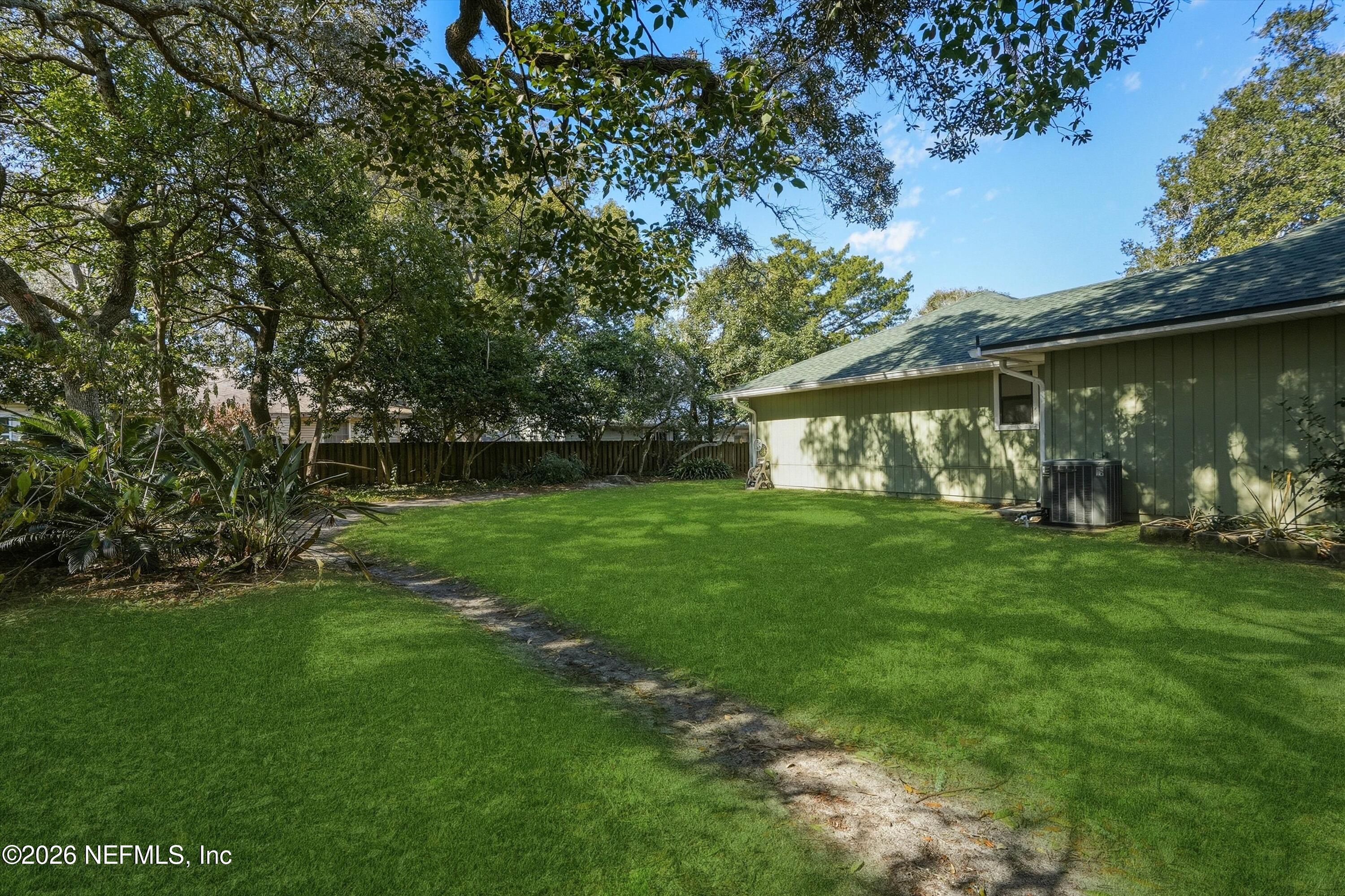 244 Bonita Road St. Augustine, FL 32086 - Photo 24 of 43 Large Sideyard