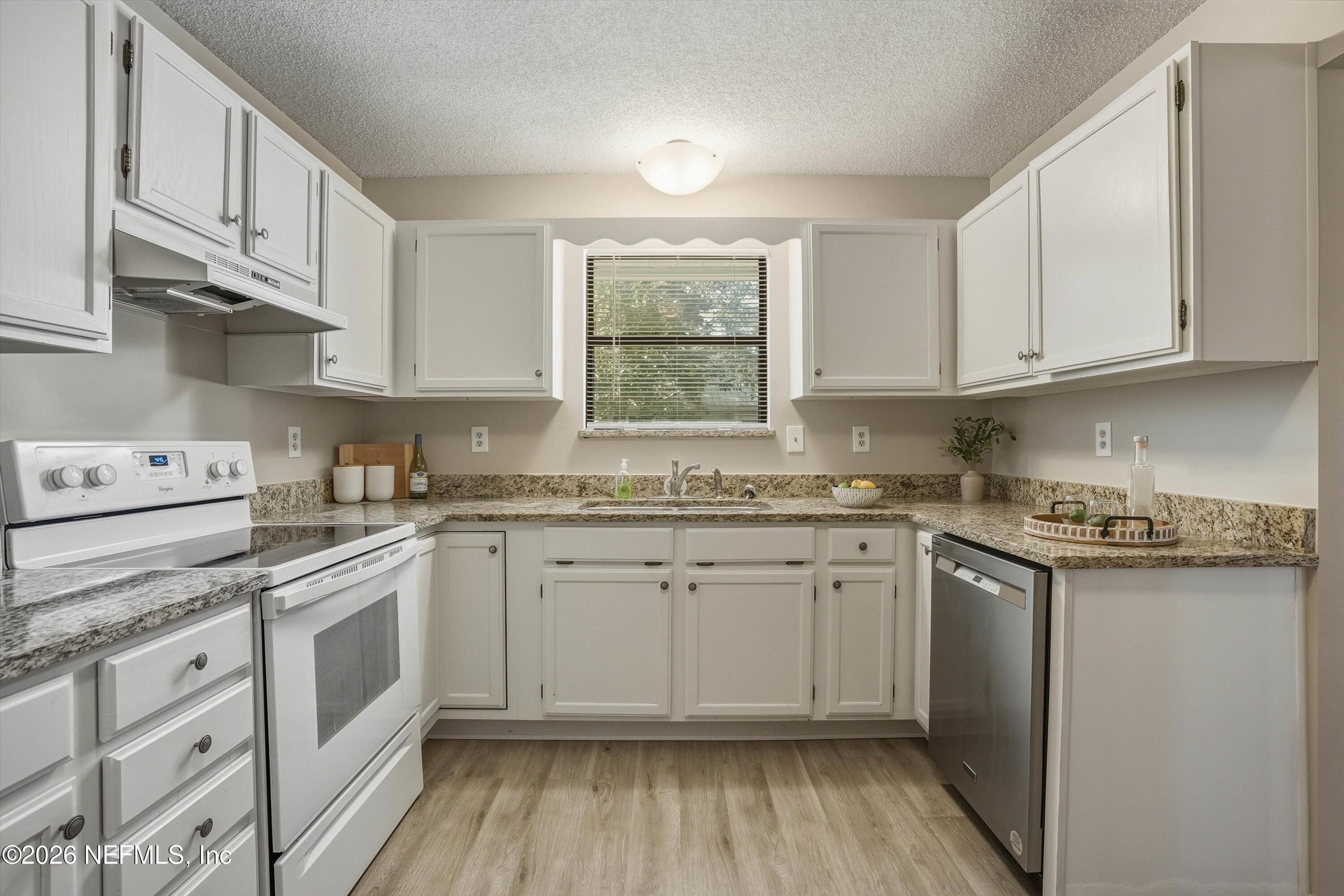 244 Bonita Road St. Augustine, FL 32086 - Photo 4 of 43 Kitchen