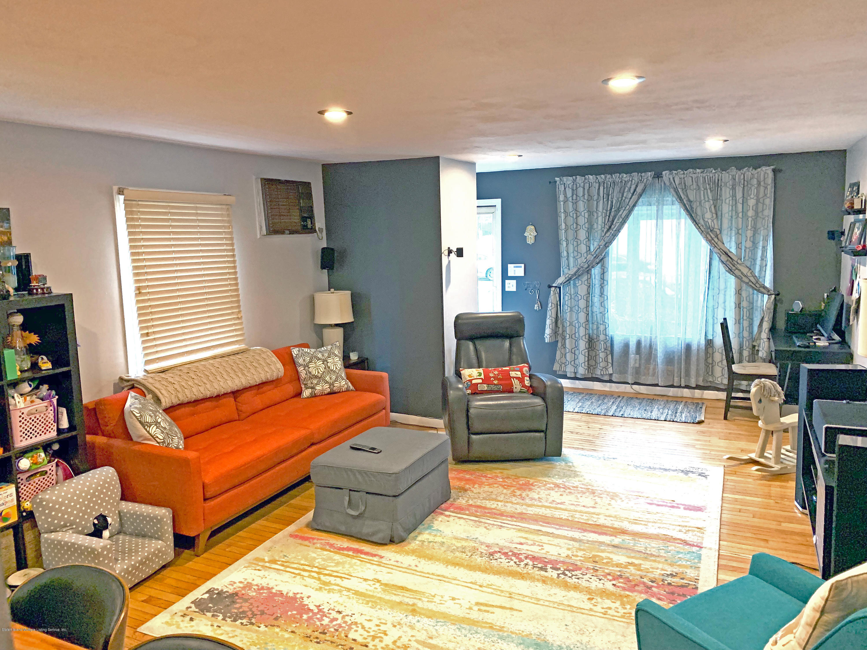39 Willowbrook Road Staten Island, NY 10302 - Photo 3 of 22 Living Room (1)