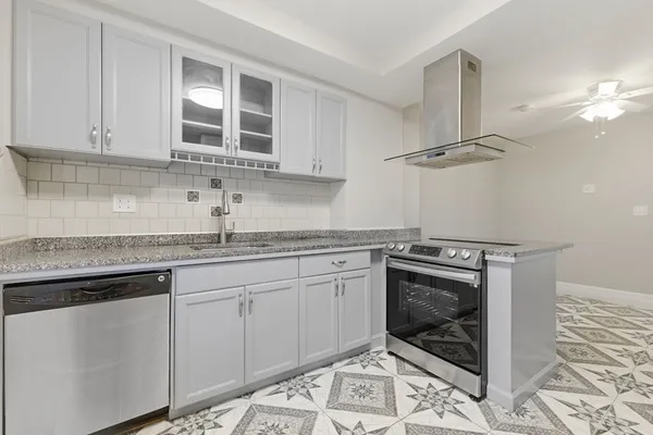 $3,000 | 20 Bennett Street, Unit 1L, Beverly, MA 01915