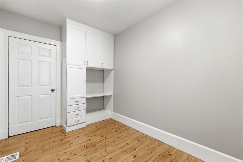 20 Bennett Street, Unit 1L Beverly, MA 01915 - Photo 11 of 22 a view of room