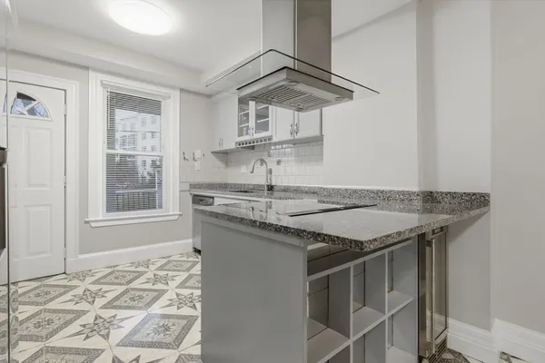 $3,000 | 20 Bennett Street, Unit 1L, Beverly, MA 01915