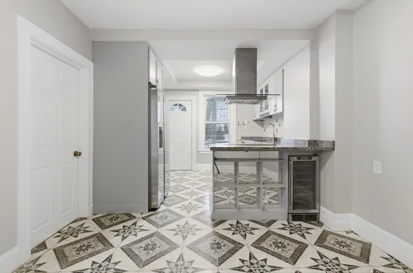 $3,000 | 20 Bennett Street, Unit 1L, Beverly, MA 01915
