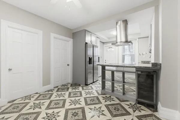 $3,000 | 20 Bennett Street, Unit 1L, Beverly, MA 01915